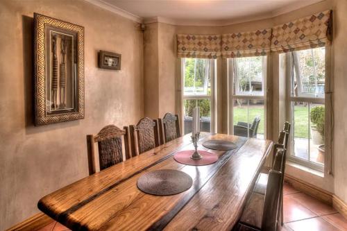 Tuscan Villa Felice Near West Coast