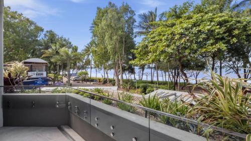 Walk To Beach - last minute hotel in Palm Cove