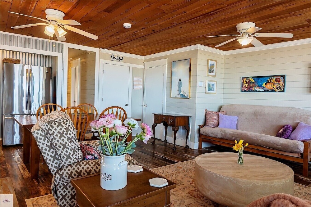 Blue Dolphin Inn and Cottages - photo 52