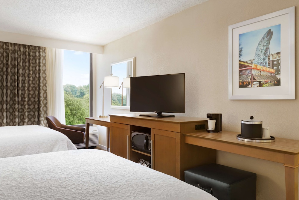 Hampton Inn Atlanta Buckhead - photo 9
