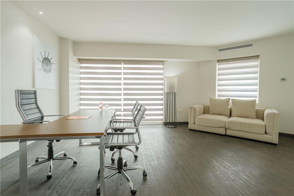 Presidential Suite studio