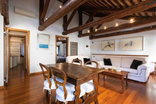 San Marco Luxury Loft with Terrace — 4-Star Luxury Hotel in Venice, Italy