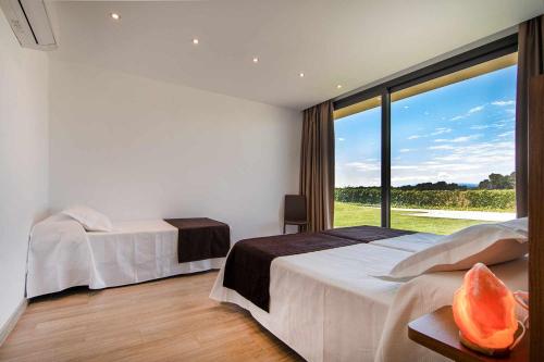 Villa de vacaciones con encanto El Serrat — 4-Star Luxury Hotel in Vilademuls, Spain