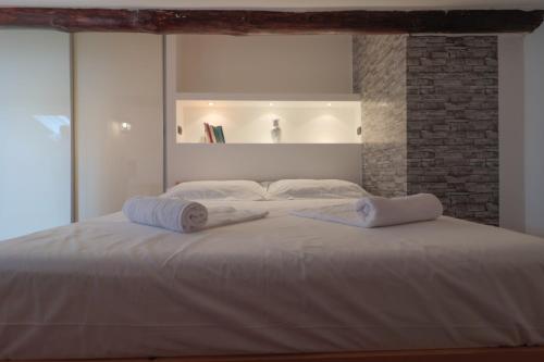 Bilocale accogliente tra Como e Milano — 4-Star Luxury Hotel in Saronno, Italy