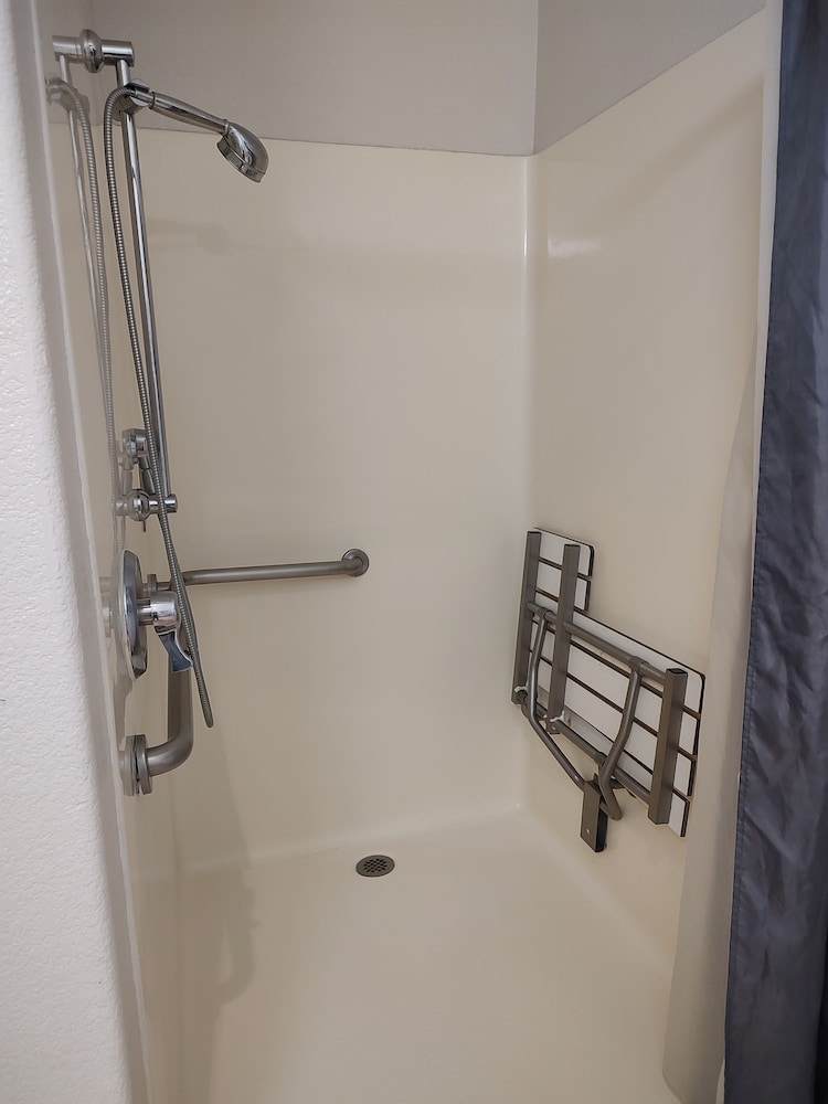 Pacific Plaza Hotel - photo 175