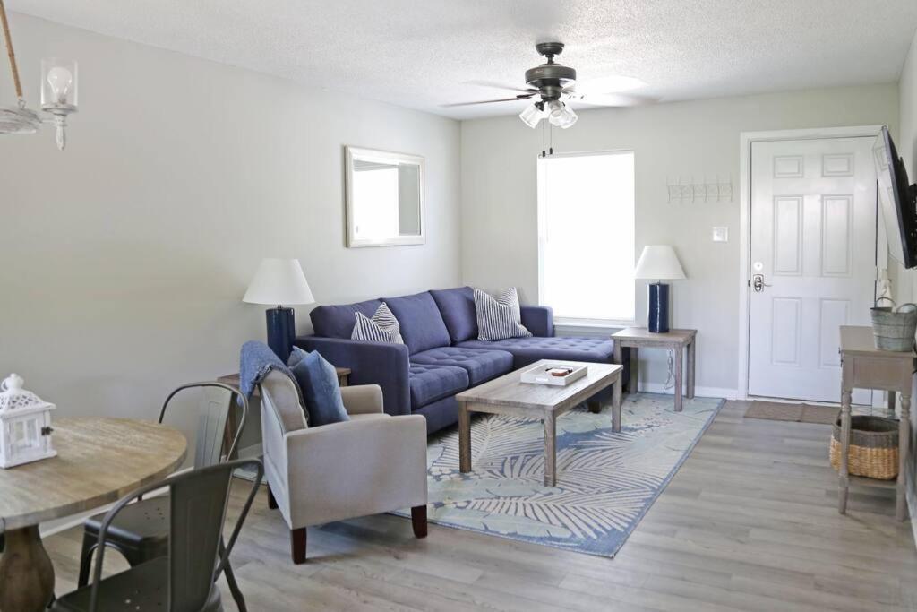 Gulf Coast Condos on the Sand Dunes 101 — 4-Star Luxury Hotel in Dauphin Island, United States