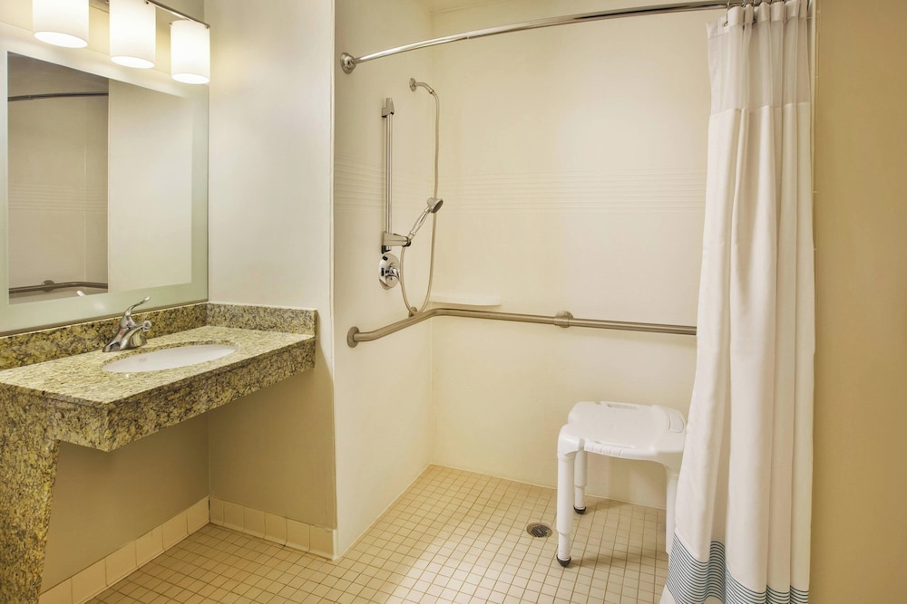 TownePlace Suites by Marriott Detroit Dearborn - photo 19