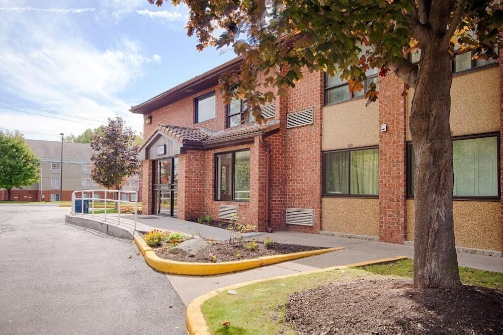 Motel 6 East Syracuse NY Airport - photo 41