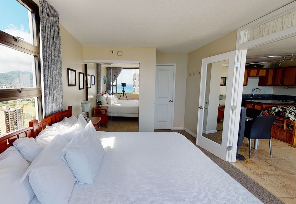 Waikiki Banyan Condo Located One Block From Waikiki Beach by Koko Resort Vacation Rentals - photo 20