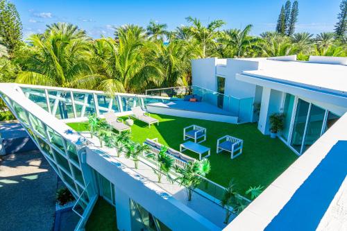 Villa Loggia Oasis Luxurious 6BD 7BA with Resort Style Pool - photo 89