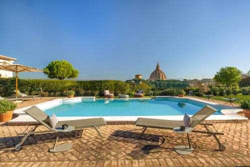 Torre della Luna Roma Lusso Privacy e Piscina con Vista su San Pietro — 4-Star Luxury Hotel in Rome, Italy