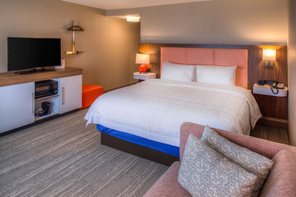 Hampton Inn & Suites Wixom - photo 15