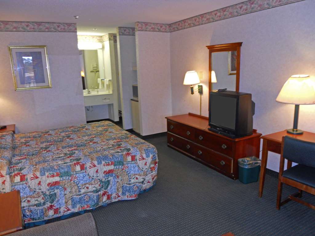 Americas Best Inn & Suites Decatur - photo 14