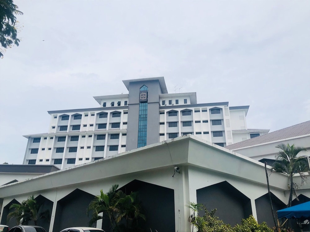 Raia Hotel Kota Kinabalu — hotel in Kota Kinabalu