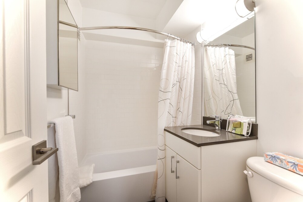 Global Luxury Suites At Emerson Place - photo 26