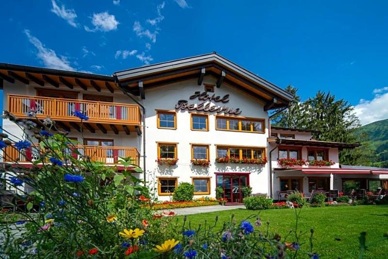 Hotel Bellevue — Riezlern