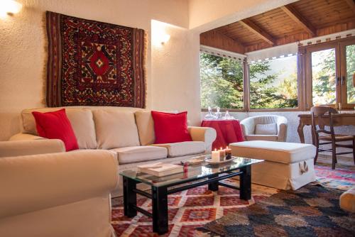 Villa Siora Marika — 4-Star Luxury Hotel in Arachova, Greece