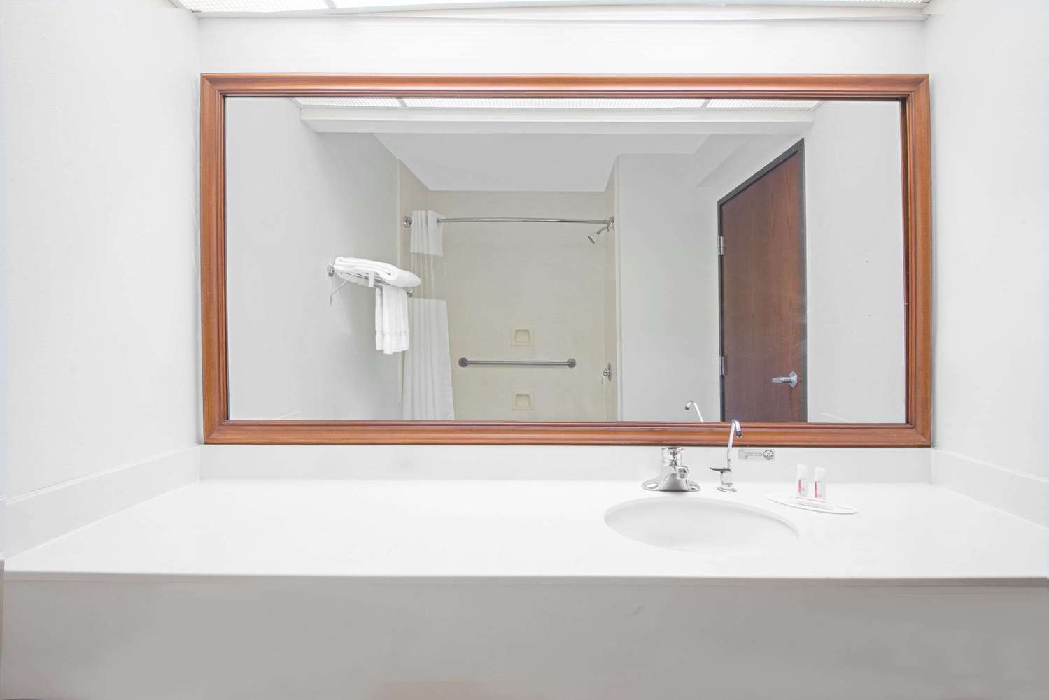 Baymont by Wyndham Boston Heights Hudson - photo 12