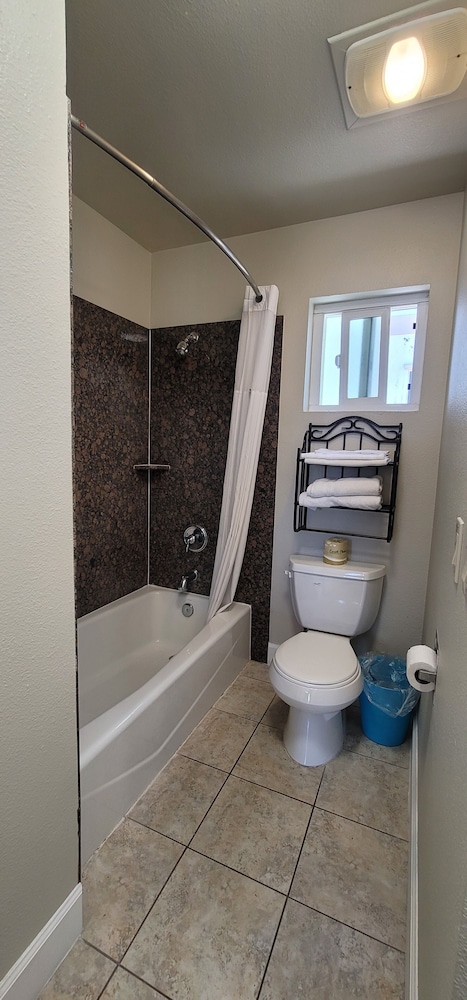 Pismo Beachwalker Inn & Suites - photo 49