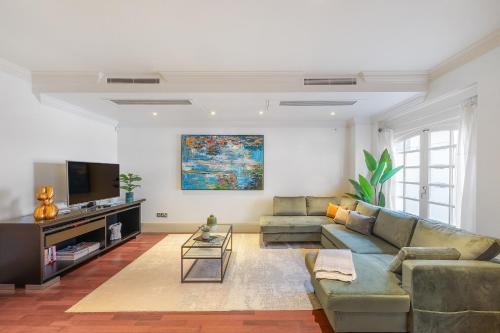 Casa Italia near Hyde Park & Queens Gate in South Kensington with AC Air Conditioning & Washing Machine Dryer — 4-Star Luxury Hotel in London, United Kingdom