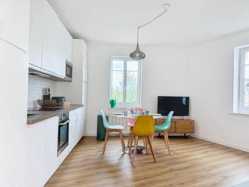 Le Quai West Yourhosthelper in Deauville, France