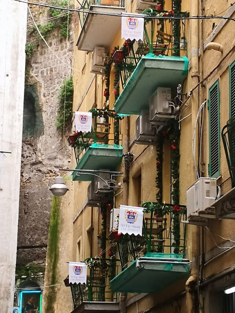 'O Vic' Stritt - last minute hotel in Naples