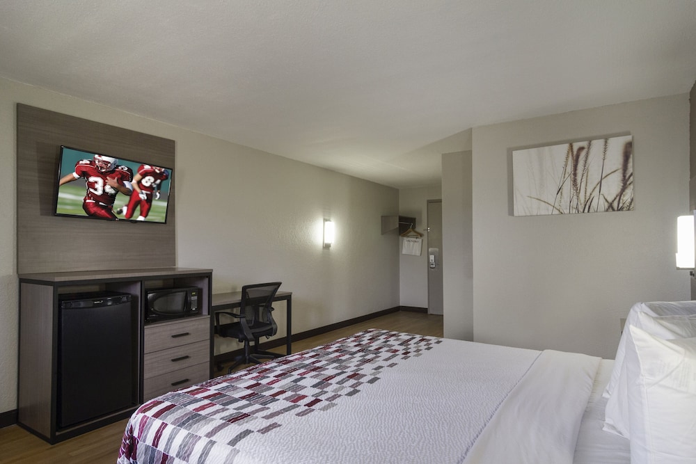 Red Roof Inn & Suites Brunswick I 95 - photo 12