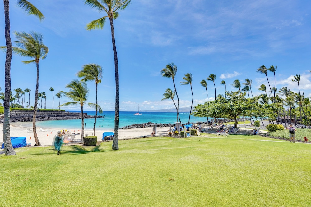 Luxe Maunalani Resort Condo w Pool Beach Access - photo 26