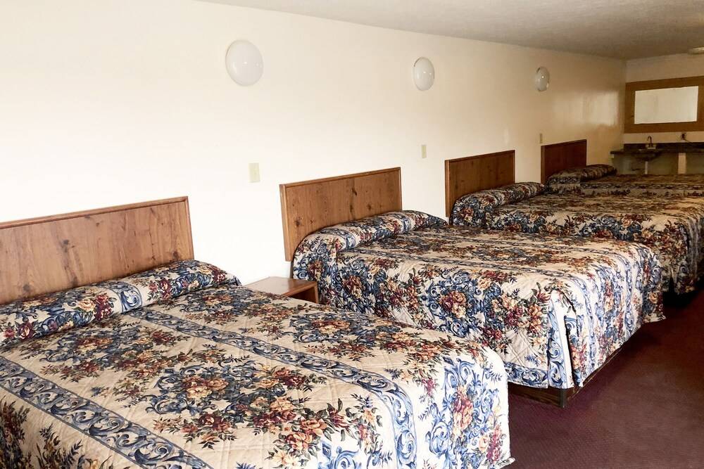 OYO Hotel Starlite Seneca Falls - photo 6