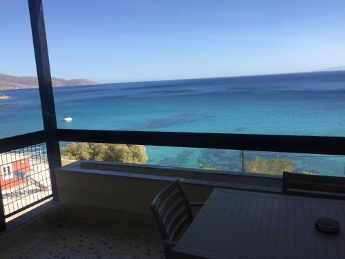 Seafront — 4-Star Luxury Hotel in Karystos, Greece