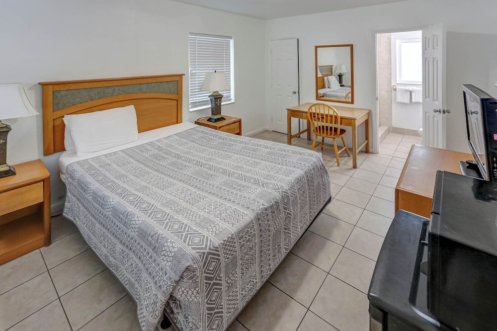 Green Seas Motel - photo 37