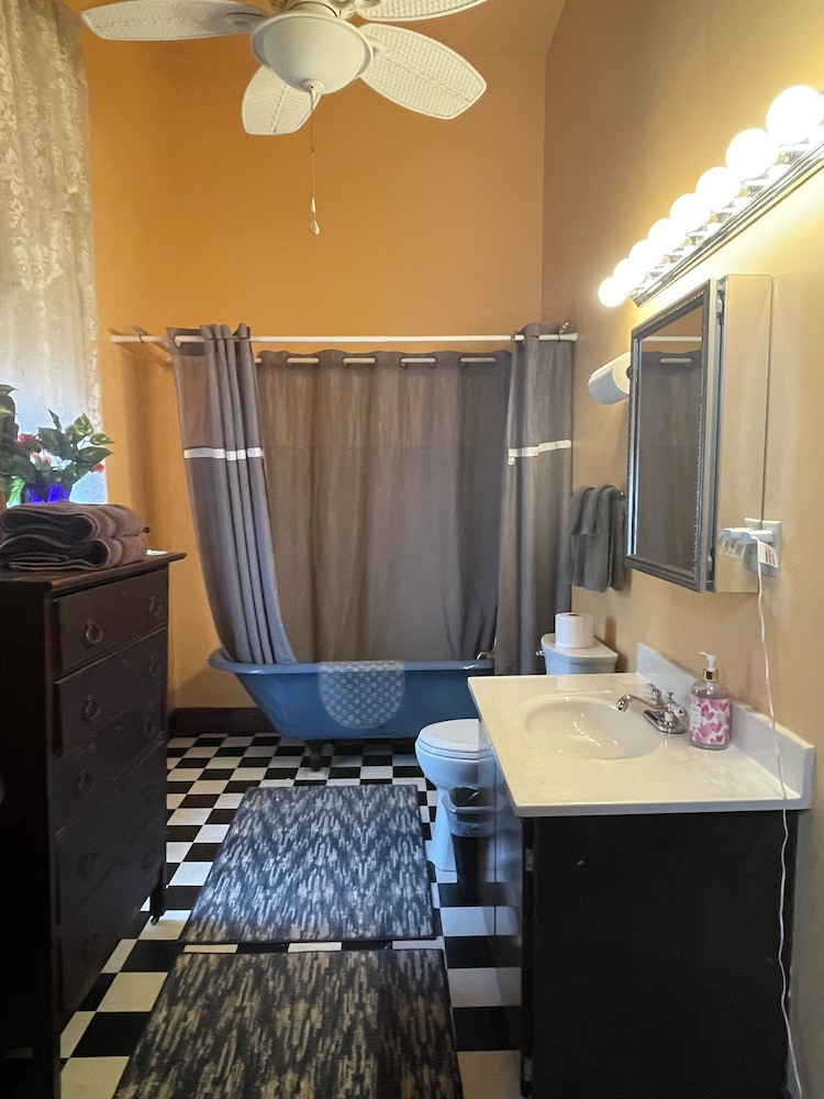 Grand Gables Inn Bed & Breakfast - photo 20