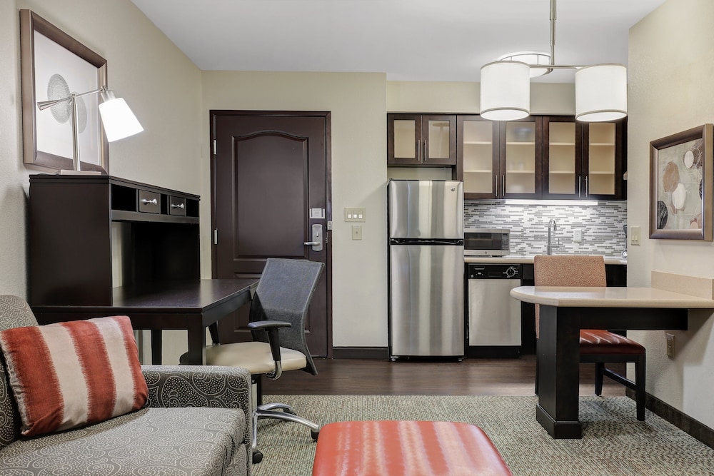 Staybridge Suites Washington D.C. Greenbelt IHG - photo 17