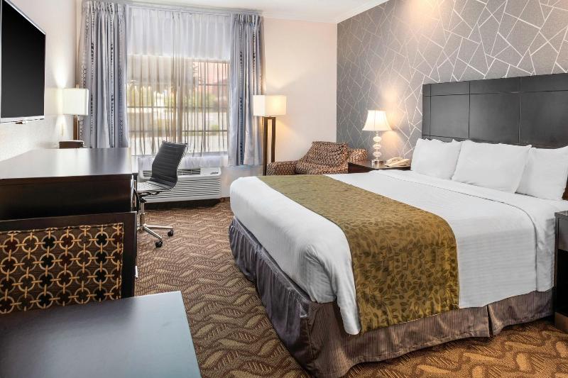 Glendale Hotel - carbon neutral hotel in Glendale