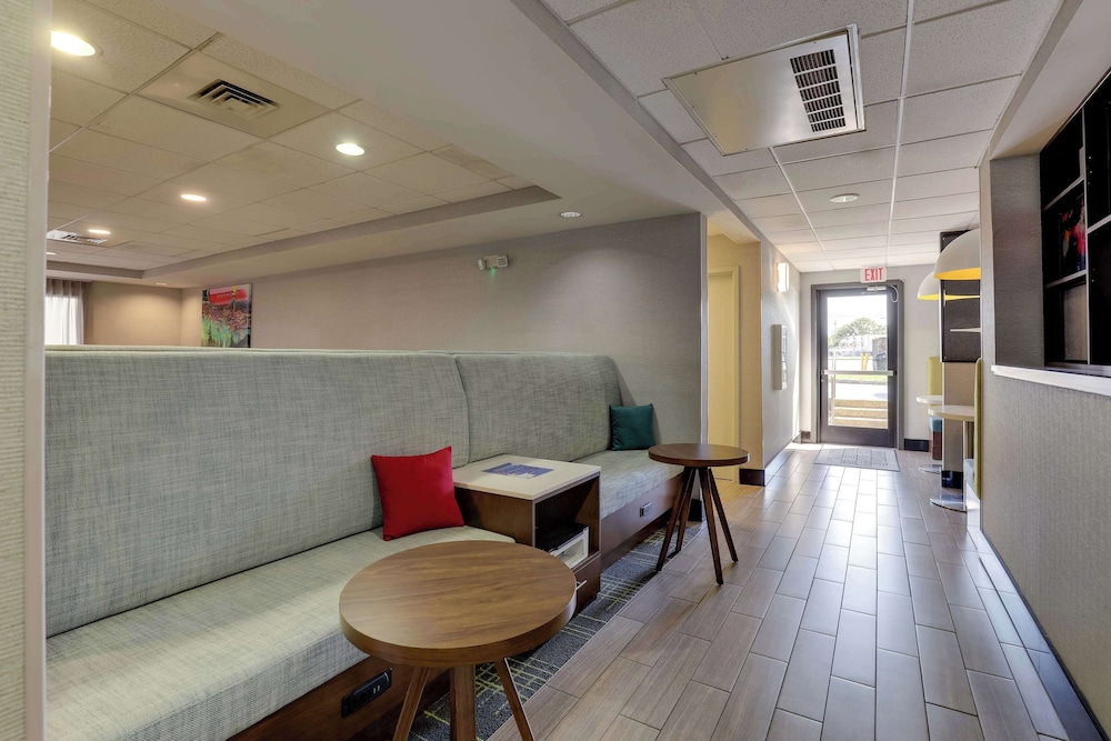 Hampton Inn Cumming - photo 35