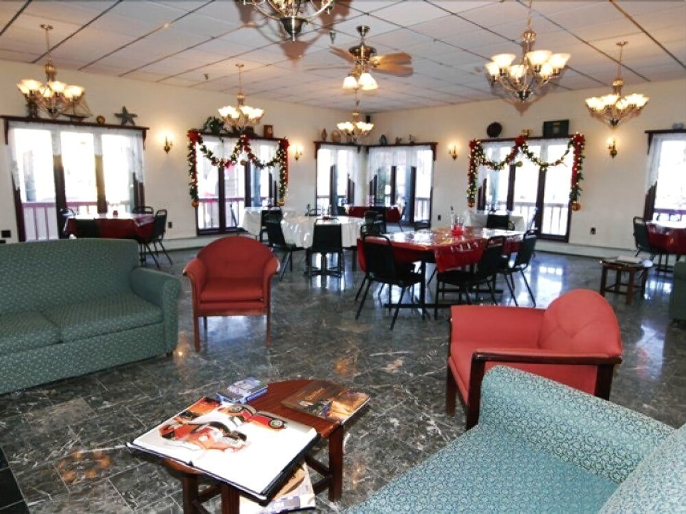 Aroostook Hospitality Inn at Van Buren - photo 9