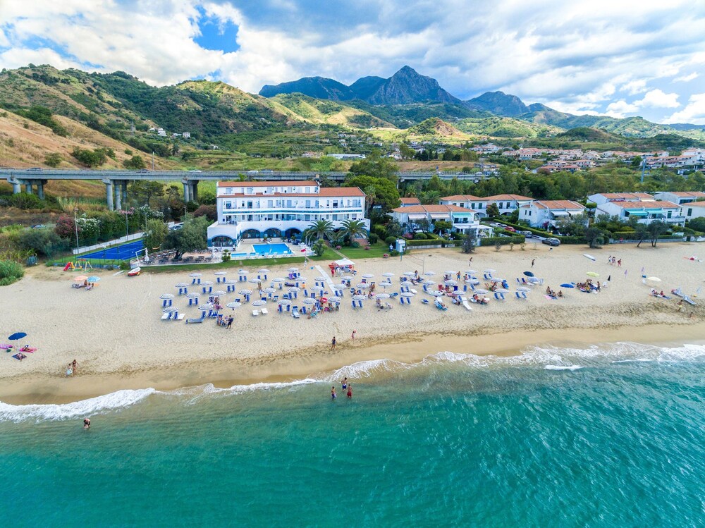 Hotel Poseidon — 4-Star Luxury Hotel in Belvedere Marittimo, Italy