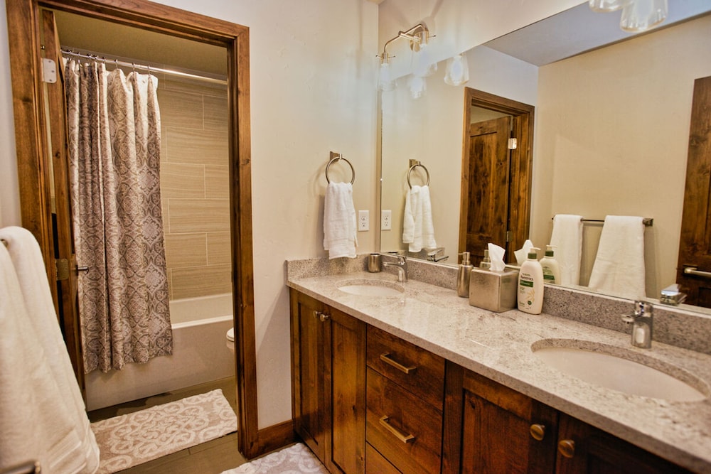 Silverpine Hideaway by Casago McCall Donerightmanagement - photo 12