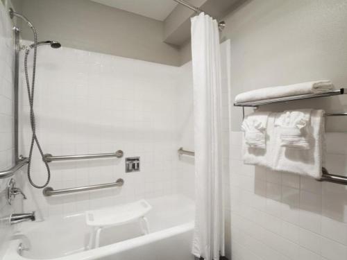 Days Inn Lacey Olympia Area - photo 21