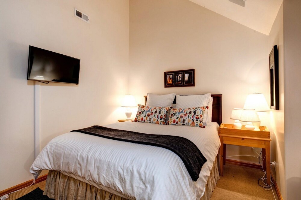 Abode at Silver Oak - photo 4