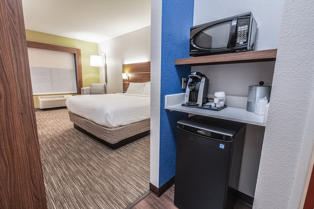 Holiday Inn Express Hotel & Suites East Lansing by IHG - photo 5
