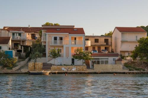 Seaside house for families with children Rogoznica 22156 — 4-Star Luxury Hotel in Rogoznica, Croatia