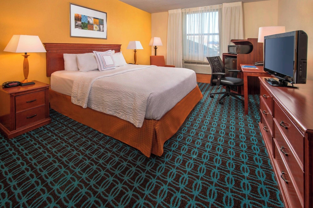 Fairfield Inn & Suites by Marriott Williamsburg - photo 9