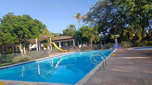 Hotel Hábitat Campestre cerca al Parque deportivo in Ibague, Colombia