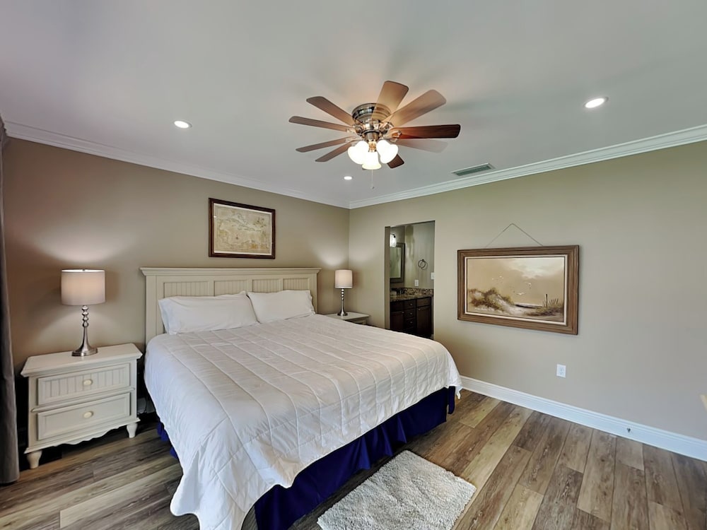 Edgewater Beach & Golf Resort II by Resort Collection - photo 33