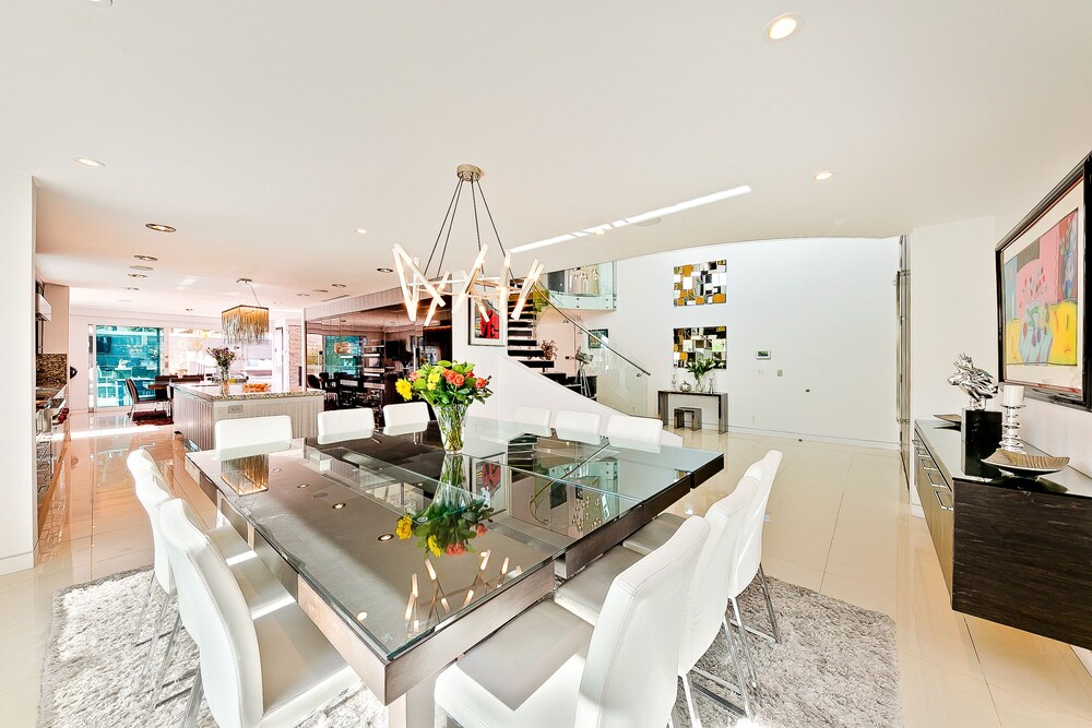 Hollywood Estate With Stunning Views - photo 25