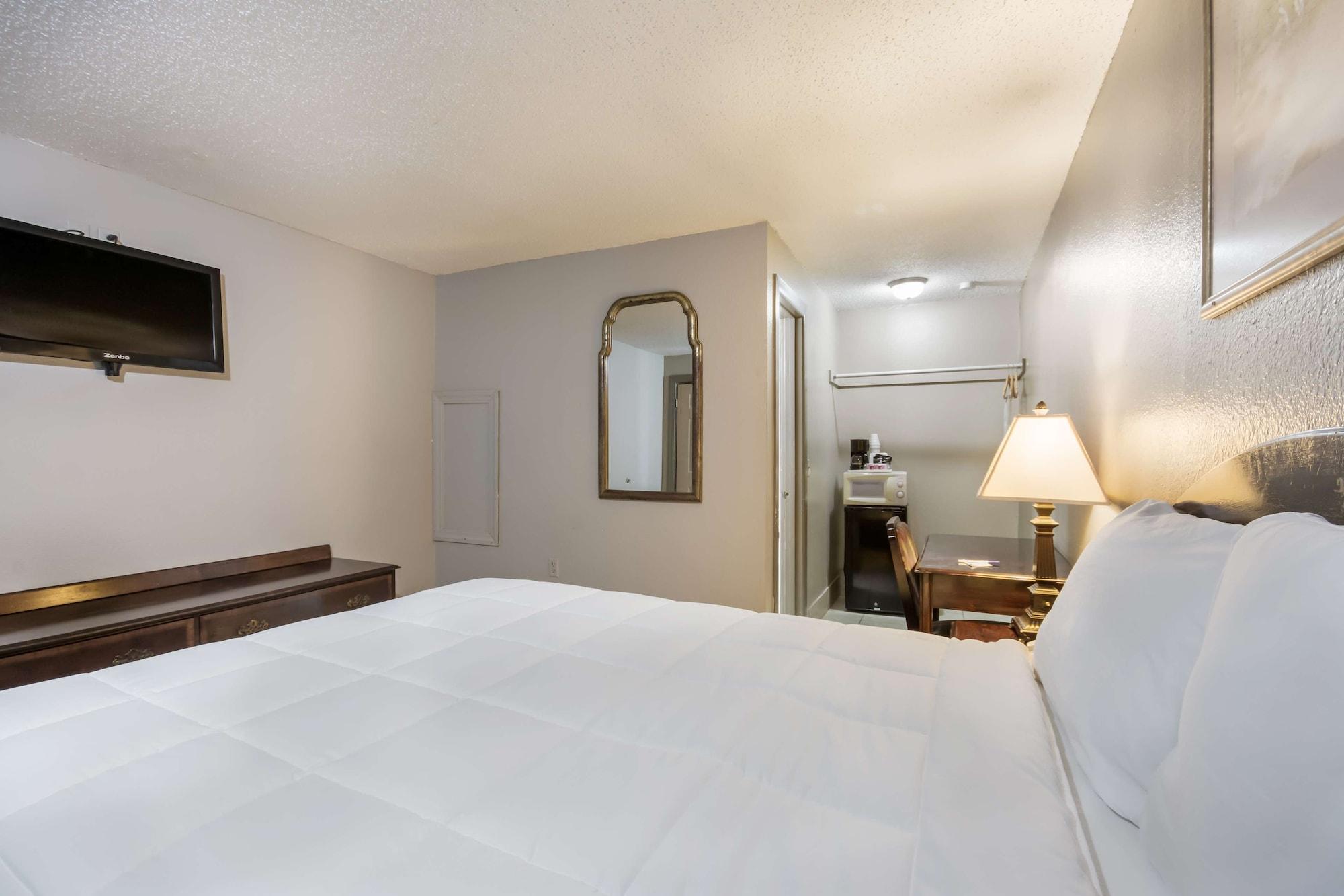 Americas Best Value Inn Woodward at 8th St - photo 7