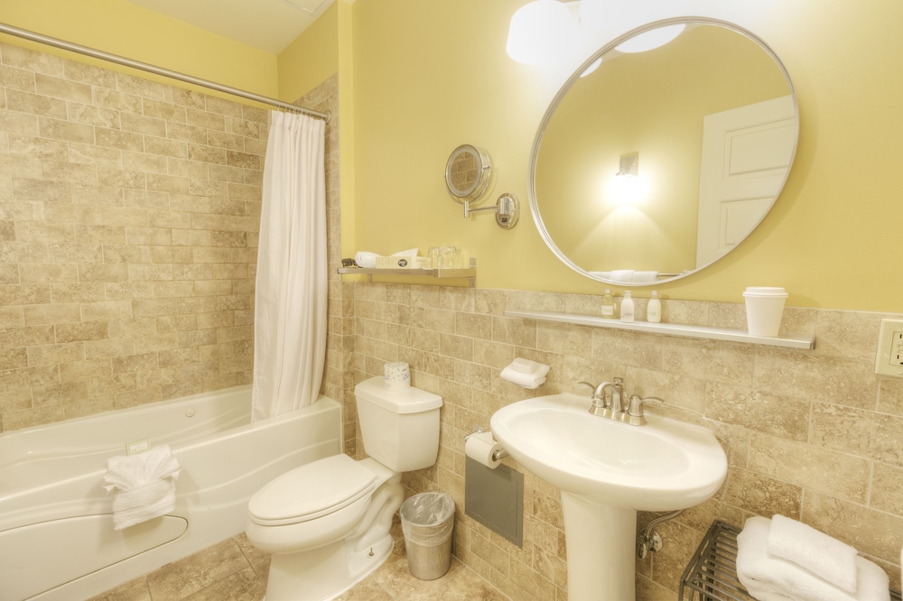 Montvale Hotel - photo 98