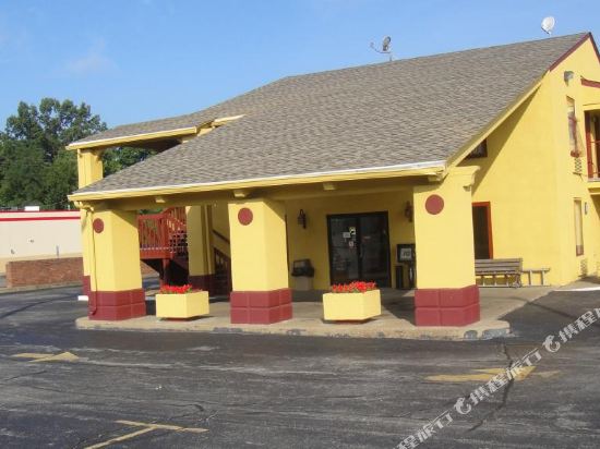 Sugar Creek Inn - photo 2