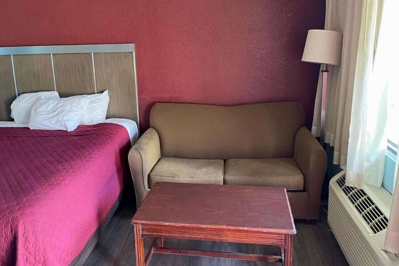 Mayfair Inn - photo 9